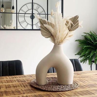 China Table Decoration Nordic Minimalist Modern Handmade Wedding Ceramic Vase With Dry Flowers Living Room Office Home Decor for sale