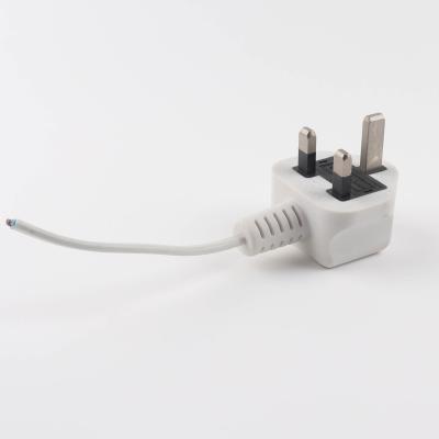 China High Quality Customizable Withstand Voltage Factory Price 3 Pin Power Cable Plug Socket for sale