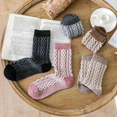 China Wholesale Warm Antibacterial Woolen Crew Socks Thickened Plaid Woolen Crew Socks Outdoor Female Twist Woolen Socks for sale