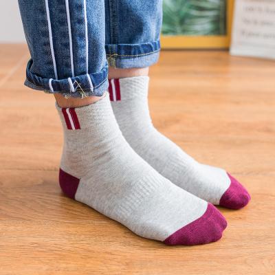 China Athletic Man Medium Tube Socks Color Block Mens Breathable Socks Sports Cotton Socks for sale