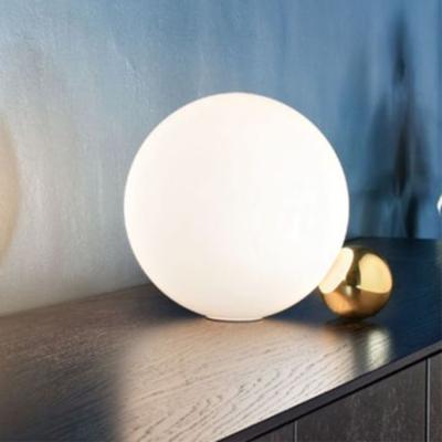 China Modern Italy design fashion and concise style table light living room study bedroom around glass ball table lamp for sale