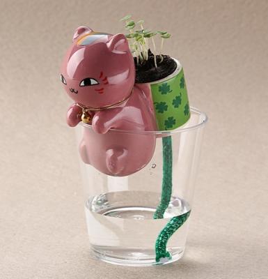 China Creative Custom Lucky Cat Good Luck Gifts Christmas Cat Tail Water Pot Custom Auspicious Plastic Lucky Gifts for sale