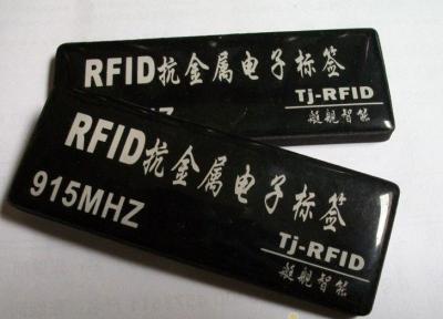 Chine Le petit Sur-Métal indiquant de fond réutilisable de RFID étiquette 860MHz à vendre