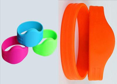 Κίνα Φεστιβάλ NFC Wristbands Ntag203, βραχιόλι μουσικής σιλικόνης RFID Waterproorf προς πώληση