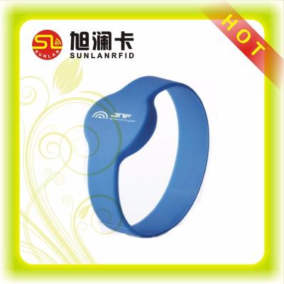 Κίνα COem NTAG 213 αναγνώσιμο και Writable τσιπ 203 RFID Wristband για το γεγονός προς πώληση