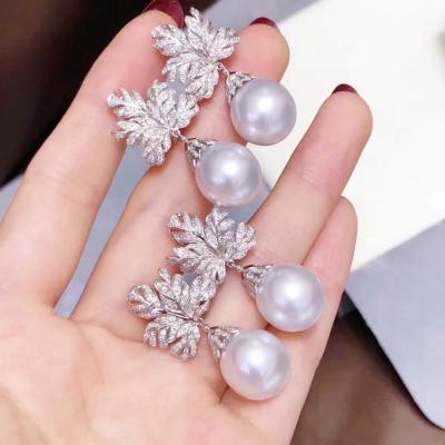 China CLASSIC Freshwater Pearl Low Price 925 Silver Trendy Earrings For Women 18K Gold Plated Charm Earrings Jewelry Party Gifts for sale