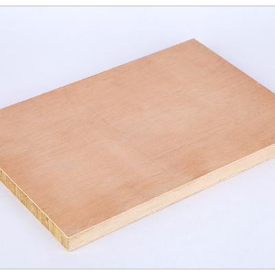 China Modern Wholesale Cheap Price Boards Finely Treated Solid Wood Panel 1220*2440*15Mm for sale