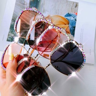 China Luxury Fashion Square Oversized Diamond Sunglasses Vintage Rhinestone Ladies Sunglasses Women UV400 Sunglasses 2020 Fashion Sun Glasses for sale