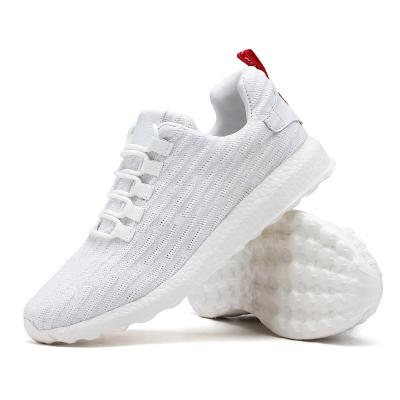 China New Flight Woven Sports Mens Shoes Breathable Light Weight Sports Skate Male Students Casual White Shoes for sale