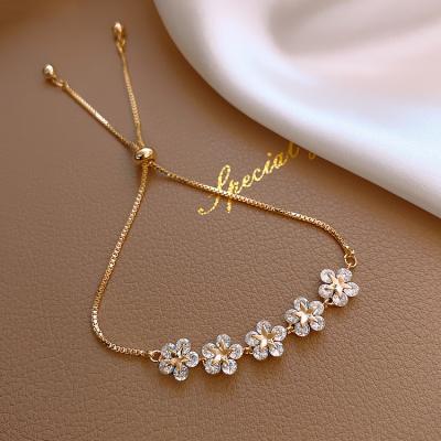 China Diy Designer Adjustable Rhinestone Heart Flower Women Girls Women Girls Rose Gold Stainless Steel Pendant Charm Bracelet Lead Free Luxury Bead Bracelet for sale