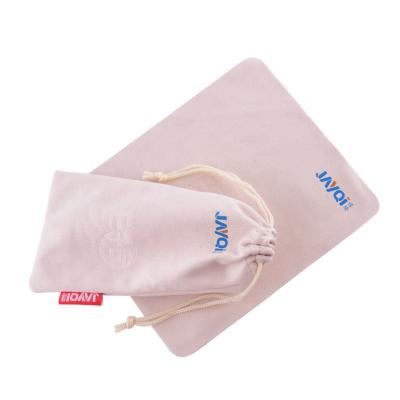 China Custom Logo Embossed Print Glass Microfiber Cleaning Cloth With Bag , Customized Microfiber Sunglasses Cloth 15*18cm for sale