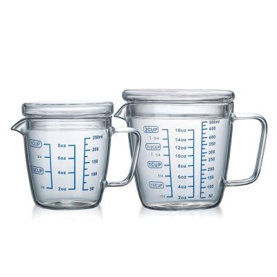 China Scale Marking Cup Borosilicate Beaker Graduated Cup Viable Heat Resistant Glass V Spout for sale