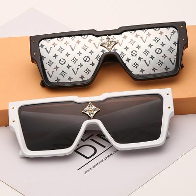 China Diamond Studded Sunglasses Women Ladies Sun Glass Luxury Square Eyewear Design Square Brand Female Travel Driving Shades Gafas for sale