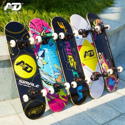 China Youth 31 Pro Complete Skateboard 7 Layers Maple Wood Skateboard Deck For Extreme Sports And Outdoors for sale