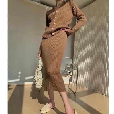 China Anti-wrinkle knitted 2 piece fashion and women's single sweater woolen set high quality V-neck fashionable autumn for sale