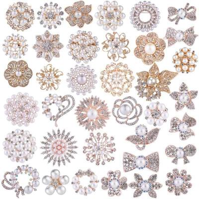 China Crystal Custom High Quality Gold silver jewelry alloy metal brooches for clothes pearl rhinestone flower brooch pins for women for sale