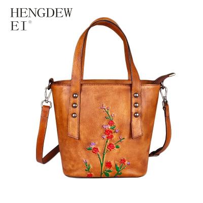 China Diagonal hand-wiping embossing real leather simple fashion retro Chinese style daily used first layer cowhide handbag for women for sale