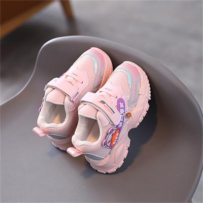 China The 2022 new boys and girls breathable walking shoes spring and autumn mesh soft bottom non-slip children's shoes for sale