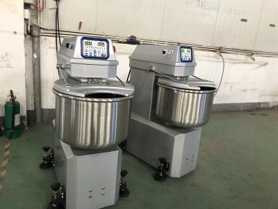 China De planetarische Mixer van het de Machine Spiraalvormige Deeg van de Tribune Automatische Bakkerij Met lange levensuur Te koop