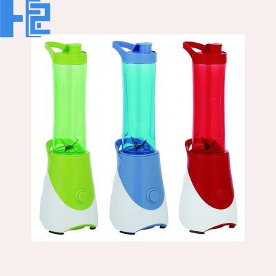 China 2020 Mini Portable Blender Factory Sale Various New Design Various Fruit Blender Cordless Portable Fruit Juicer for sale