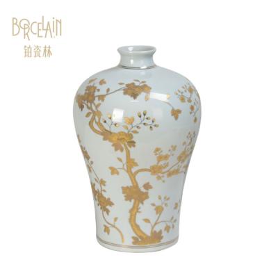 China Mini Traditional Ceramic Gorgeous Designs Vases , White Porcelain Garden Bud Artwork Vase for sale