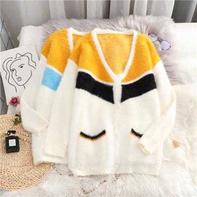 China 2021 new autumn Korean version contrast color Anti-wrinkle cardigan women's loose wild lazy jacket knitted soft V-neck for sale