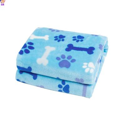 China Sustainable Warm Fuzzy Dog Flannel Fleece Blanket With Printed Paws for sale