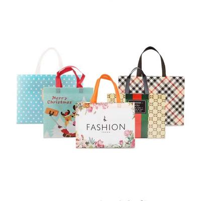 China Fashionable Nonwoven Tote Bag Colorful Non Woven Bag PP Laminated Nonwoven Bag With Customized Logo for sale