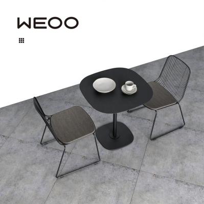 China Modern Nordic Minimalist Metal Table Outdoor Dinner Picnic Tables for Cafes Restaurant and Bar for sale