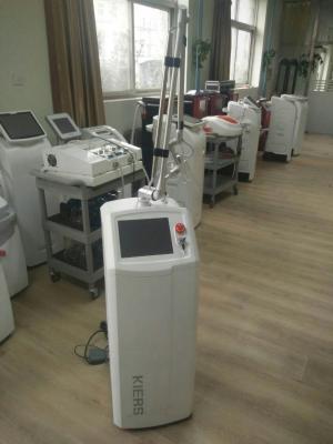 China Wrinkle Removal Co2 Fractional Laser Machine Adjustable Laser Pulse Frequency for sale