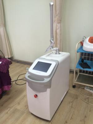 China Safe Nd Yag Laser Tattoo Removal Machine 650nm Wavelength 1 - 10 Hz Frequency for sale