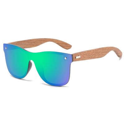 China Factory direct sale high quality lightweight UV400 wooden logo custom engraved bamboo temples polarized women men sunglasses for sale