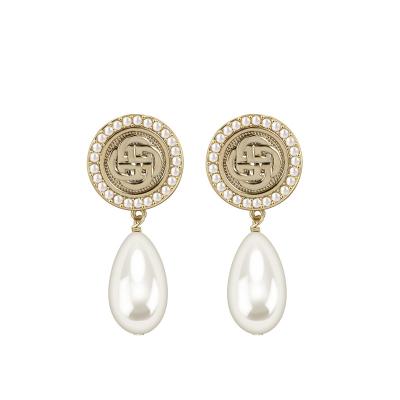 China 2022 Trendy Fancy Fashion Jewelry Birthday Gift New Jewelry Women's Earrings Fancy Women Pearl Earrings for sale