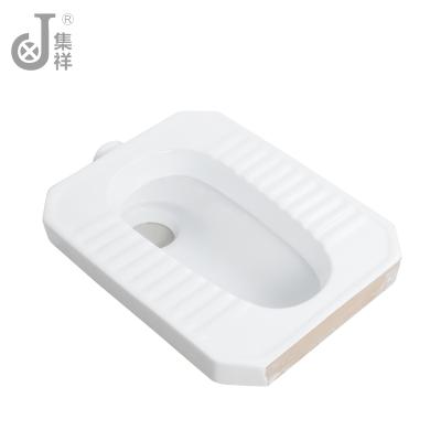 China With Ceramic Fender Squat Pan Bathroom And Toilet Equipment for sale