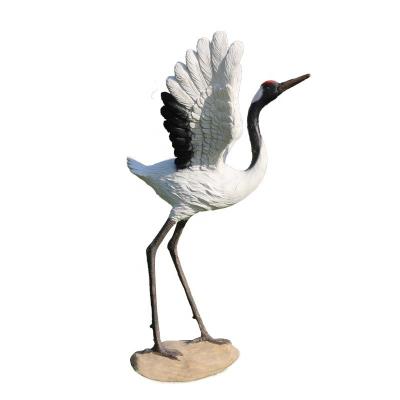 China The Other Life-Size Red White Crowned Park Crane Standing Statue For Garden Large Popular Animal Sculpture Ornaments Decoration for sale