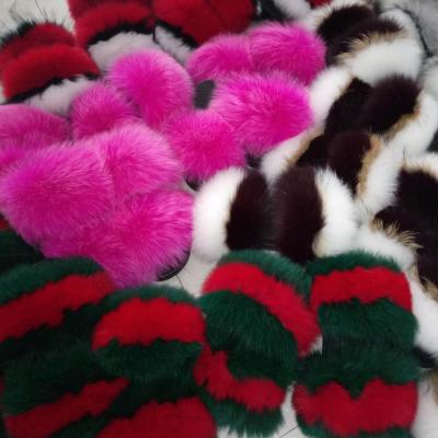 China Adults Ladies Spots And Fluffy High Quality Fluffy Soft Fluffy Raccoon Mix Fur Slide Sandals Fur Slippers With Cheap Price for sale