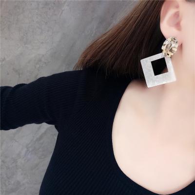 China BOHEMIA Women Statement Trendy Geometric Acrylic Drop Earrings Shape Charm Metal Retro Earrings Acrylic Dangle Earrings for sale