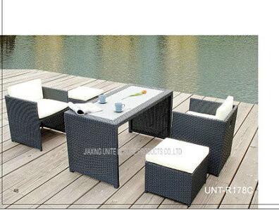 China All Weather Wicker Patio Furniture Set Table And Chairs For Business / Resting for sale