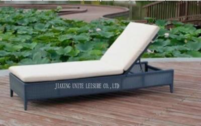 Chine Chaises longues extérieures de piscine de patio de canapés réglables de Sun avec le coussin à vendre