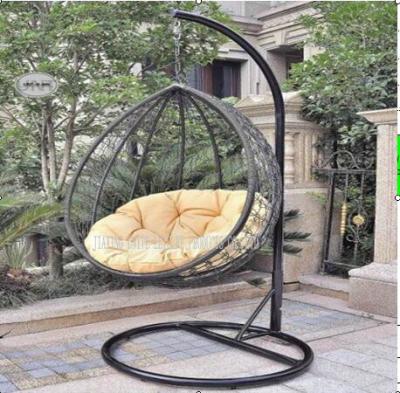 China Outdoor Garden Rattan Hanging Swing Chair With Cushion Comfortable for sale