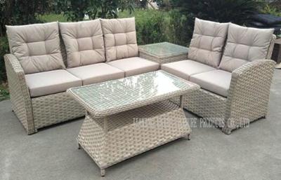 China Soft Patio Outdoor Wicker Furniture Sets , Rattan Garden Table And Chairs for sale