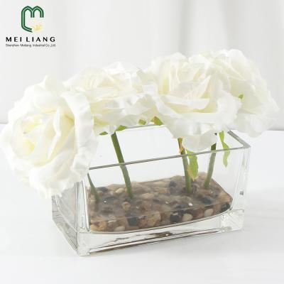 China Artificial Rose Centerpiece Flowers In Glass Vase Contemporary Wholesale White Silk Faux Wedding Party Arragement Home Decor for sale