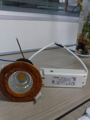 中国 装飾的な脱熱器 LED タコ Downlight 販売のため