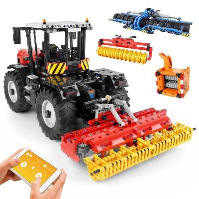 China DIY TOY Remote Control 4 in 1 Tractor Building Blocks Set Plastic Bricks for sale