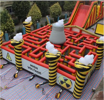 China Inflatable popular customized sport game outdoor inflatable haunted house laser maze Te koop