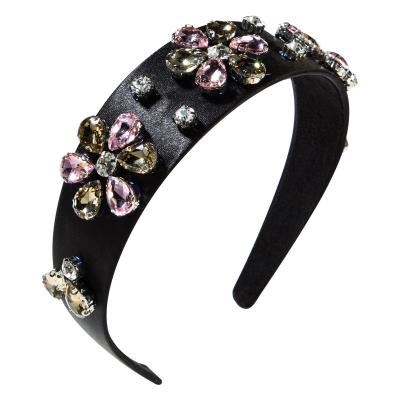 China Fashion Rhinestone Baroque Luxury Diamond Headband Palace Christmas Party Catwalk Female Headband for sale