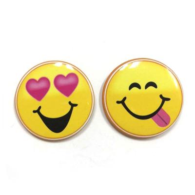 China Wholesale custom  hard enamel pin buckle tinplate badge smiley face yellow metal lapel pin en venta