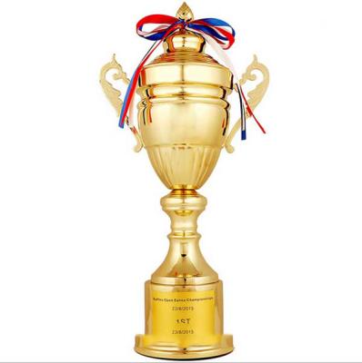 中国 BSCI Disney Certified factory Customized high quality bronze 3D metal soccer game sports honor trophy 販売のため