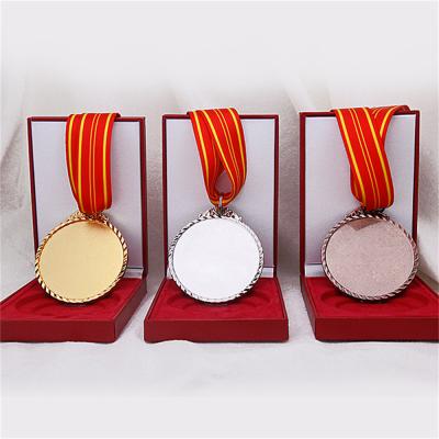 China Customized With Box Ribbon Logo Sports Award Medal Gold Silver Copper Medals Metal Blank Medal Te koop