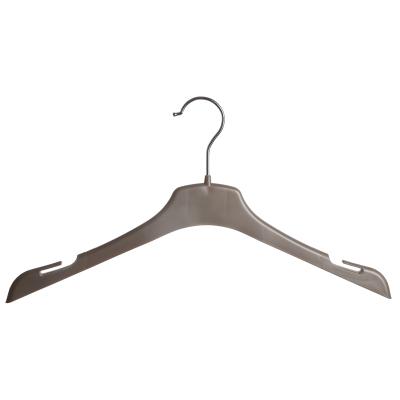 China Eco-Friendly Material Eco-Friendly Fog White Plastic Blouse Hanger , T-shirt Hangers With Rough Shoulder for sale